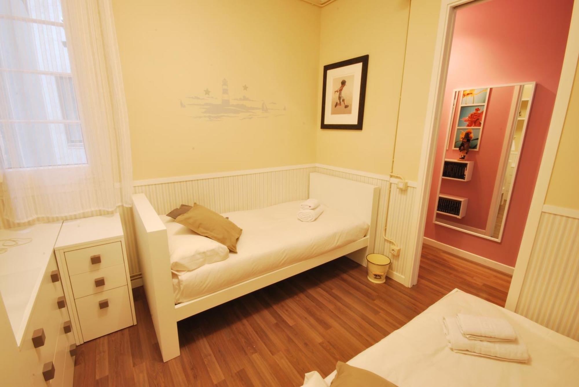 Gaudi Sdb Apartment Барселона Екстериор снимка